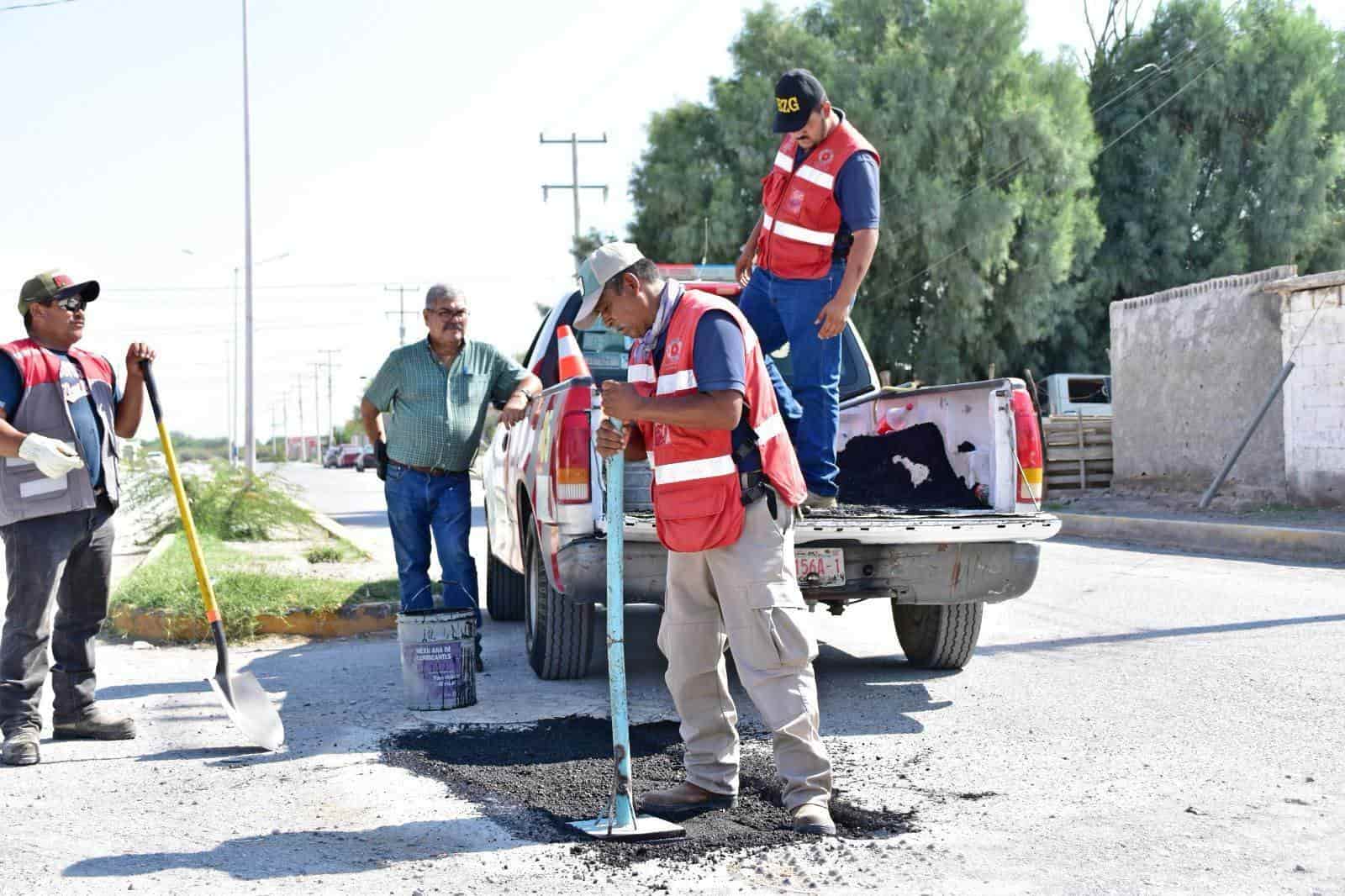 Intenso bacheo en Cuatro Ciénegas