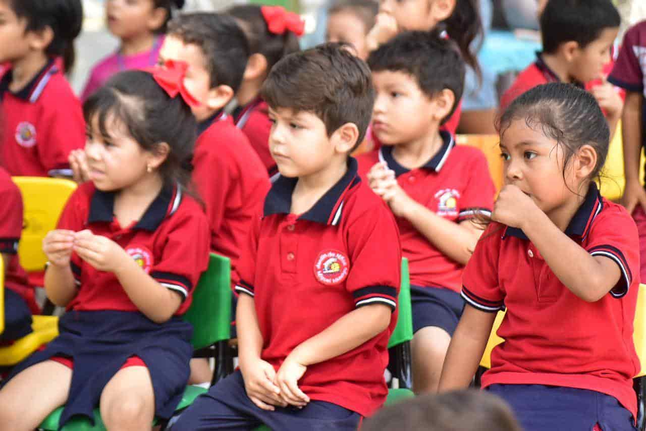 Entregan clima a Jardín de Niños