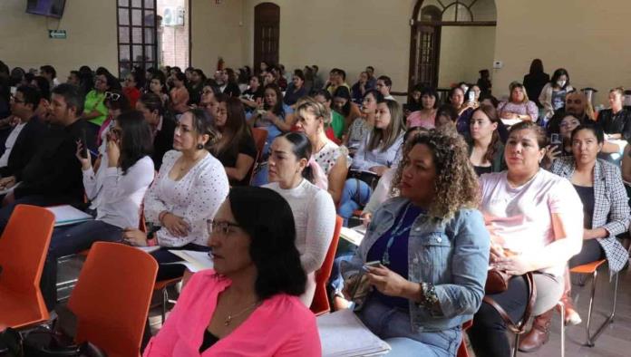 Se capacitan a docentes en matemáticas