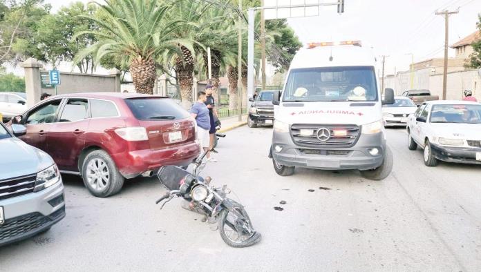 Tumba a motociclista