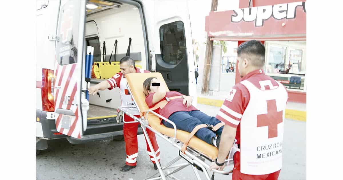 Se estrella en auto obrera de Aramark