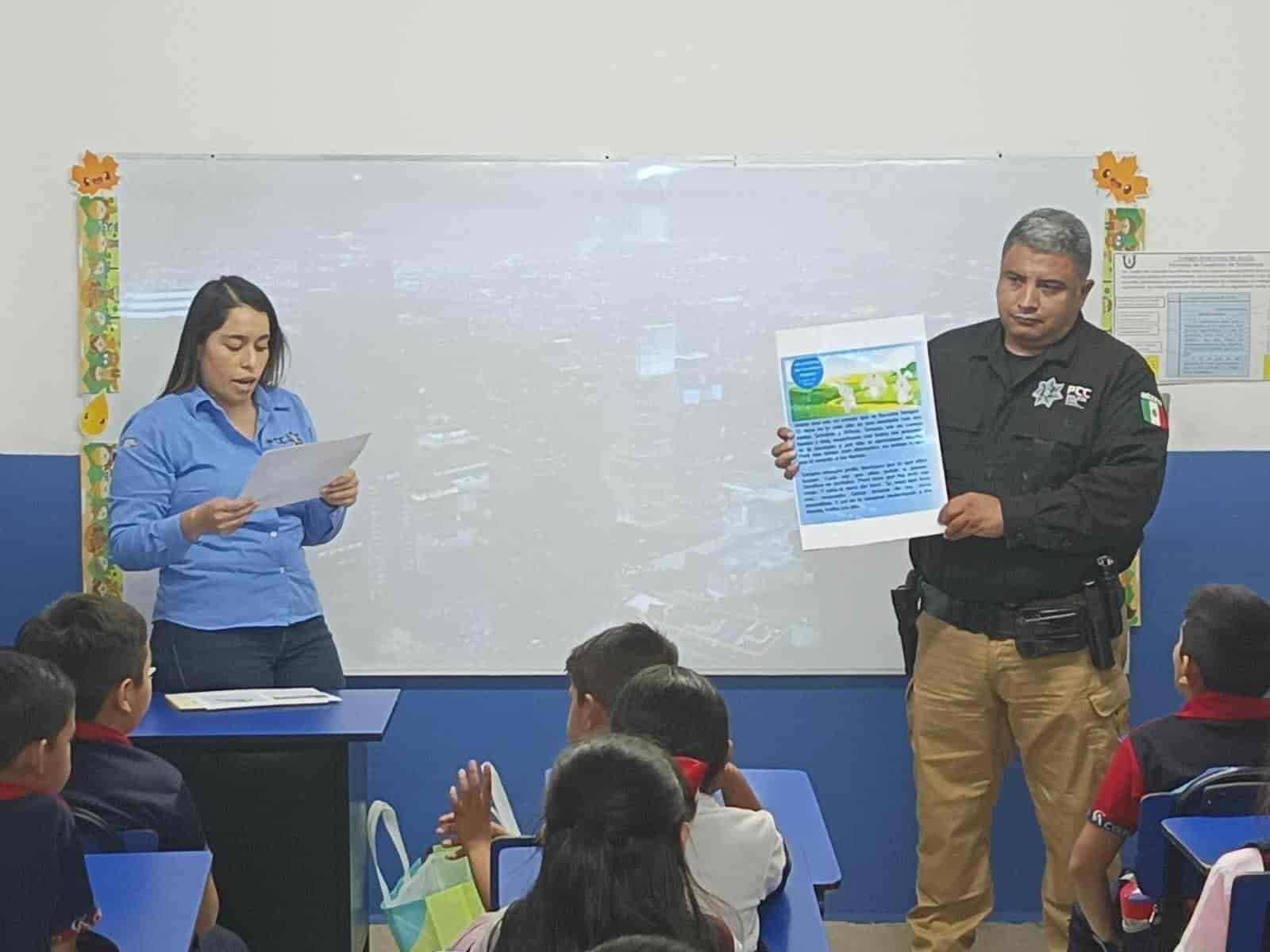 Brindan pláticas de seguridad en escuela 