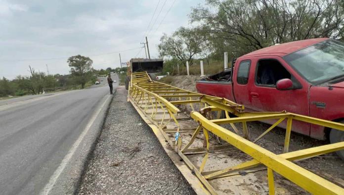 Reconstruyen puente peatonal