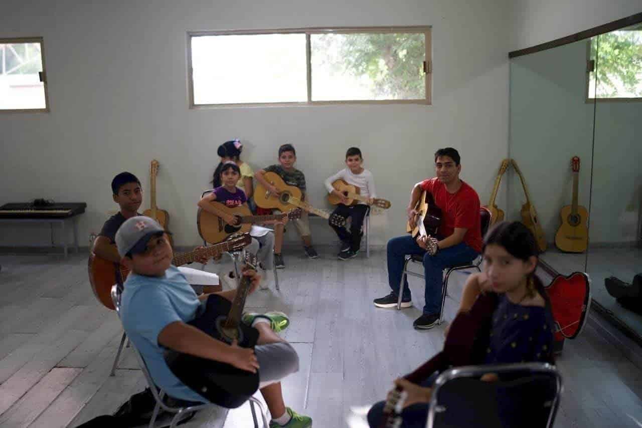 Avanzan cursos en el municipio de Allende 