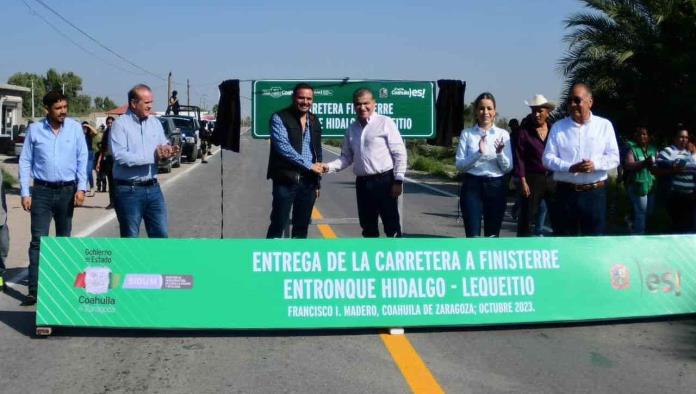 Entrega Riquelme obras en La Laguna