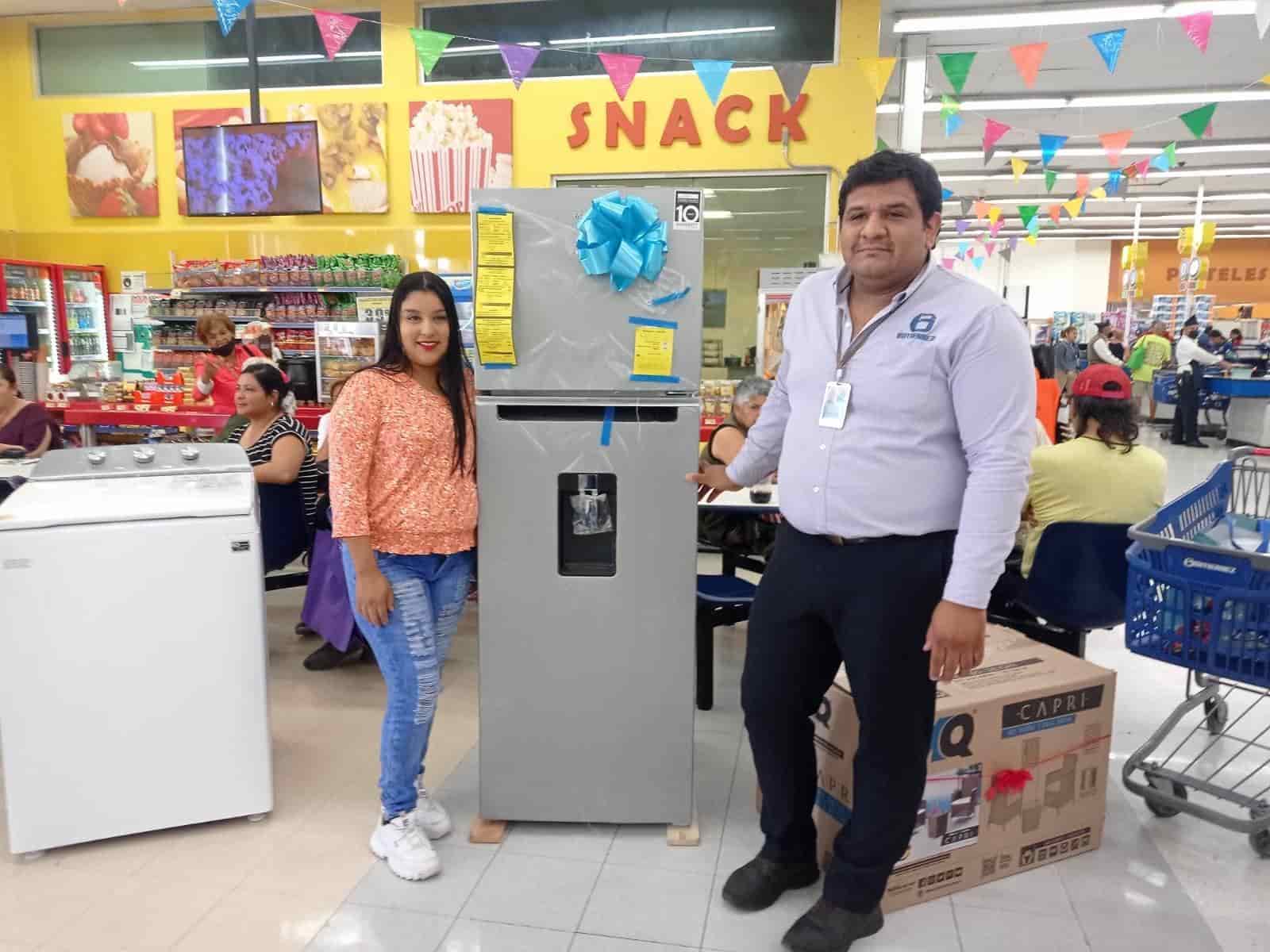 Súper Gutiérrez realizó la Entrega de Regalos por su 51 Aniversario