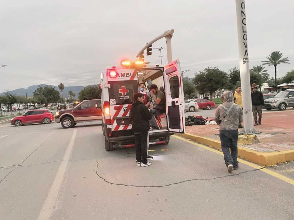 Deja sin defensa una Mercedes Benz