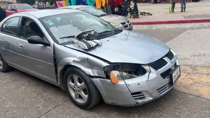 Protagonizan mujeres fuerte accidente vial