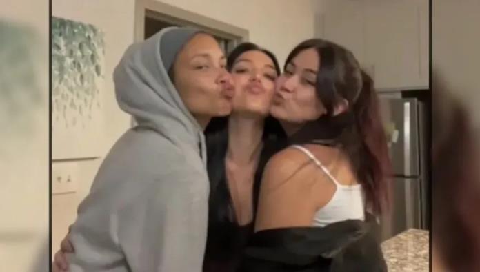 Presumen su trío amoroso: Empezamos siendo amigas y acabamos enamorándonos las tres