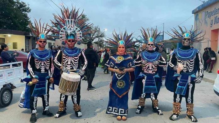 Realizan DESFILE anual de comparsas y demostración de CATRINAS en Allende