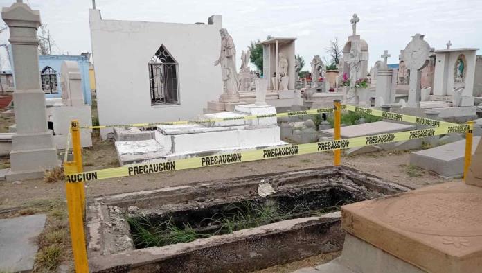 Hallan más de 120 tumbas en mal estado