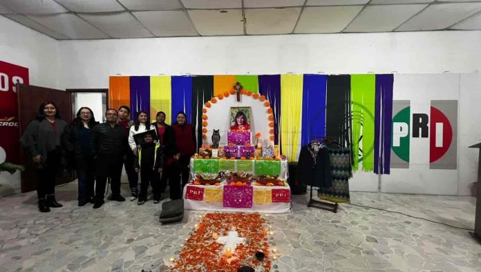 Dedican Altar de Muertos en memoria de Blanca Ruiz
