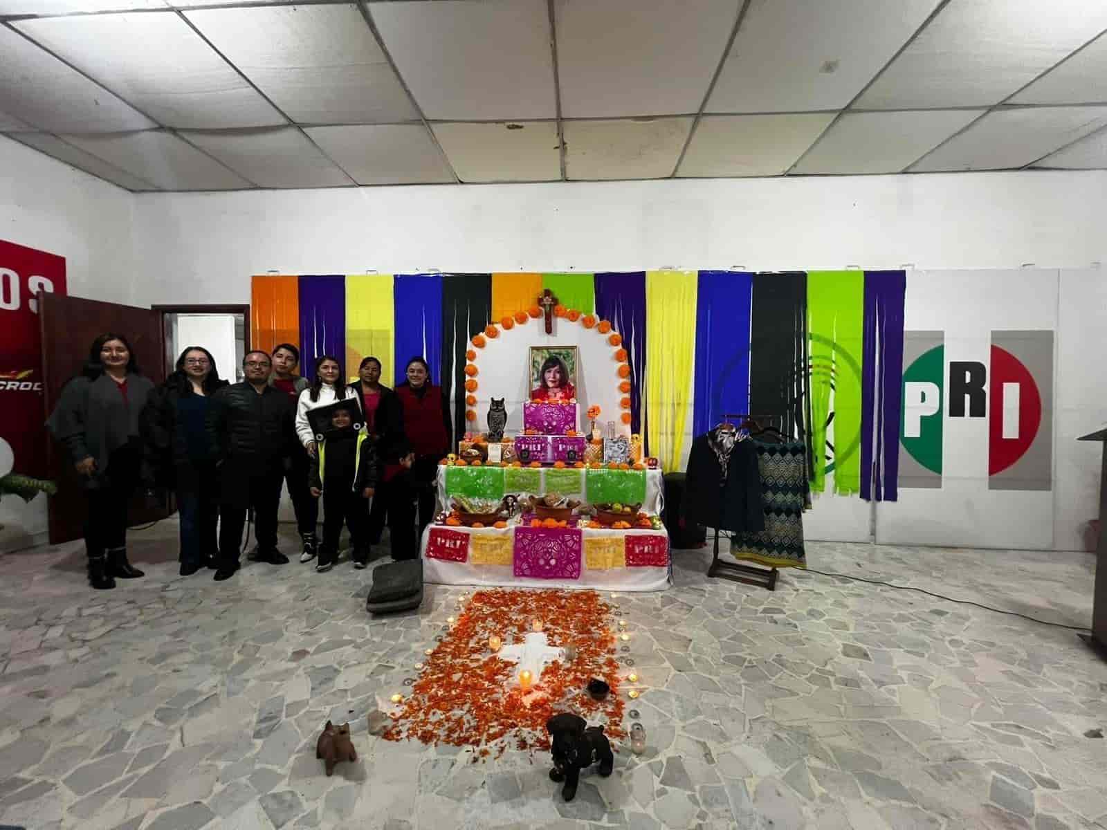 En las instalaciones del PRI realizaron el Altar de Muertos dedicado a Blanca Ruiz.