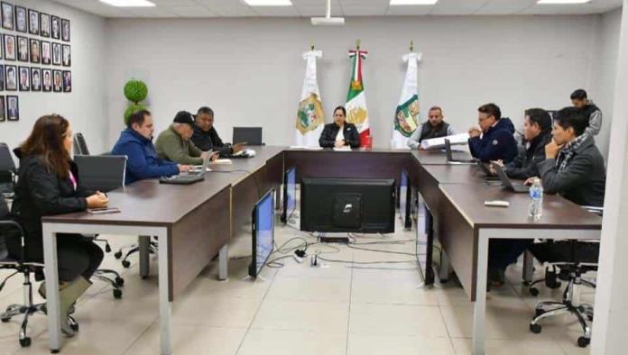Entregan avances de la red de agua a comité ciudadano en Nava