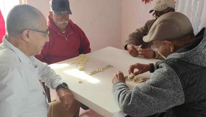Brindan refugio a adultos mayores ante BAJAS temperaturas