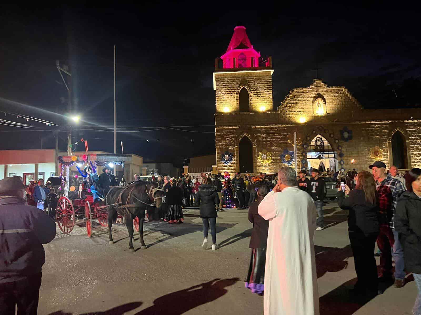 Alumbran camino De los “Muertos” Alumbran camino De los “Muertos”