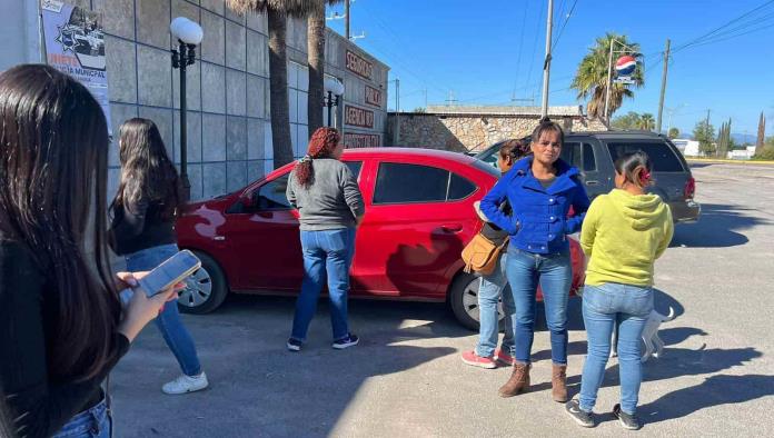 Exigen libertad de sus hijos
