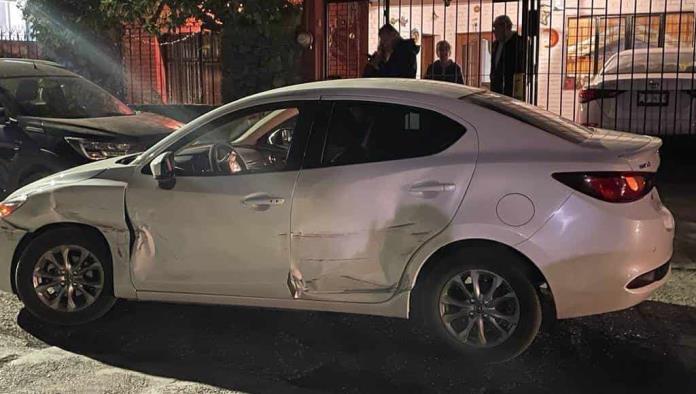 Choca en el Centro, huye pero deja defensa con todo y placa
