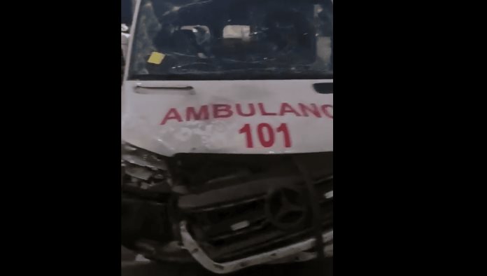 Israel ataca convoy de ambulancias en Gaza: Hay civiles muertos y heridos