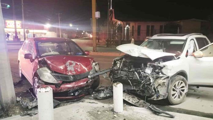 Se ‘vende’ conductora por pasarse luz roja Se ‘vende’ conductora por pasarse luz roja