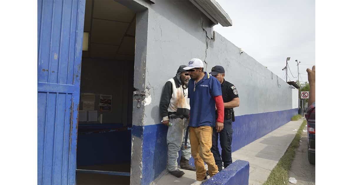 Lo ‘tuercen’ drogándose en calles de la Córdova