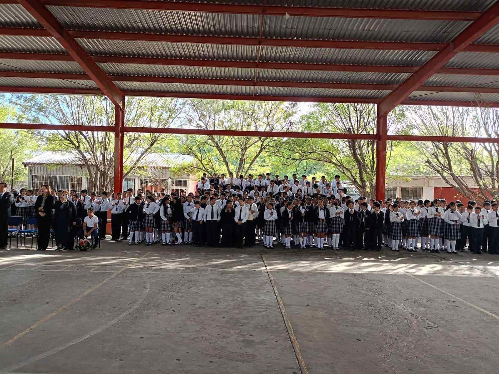 ¡CELEBRAN LOS 35 AÑOS! La secundaria Hermanos Flores Magón está de aniversario
