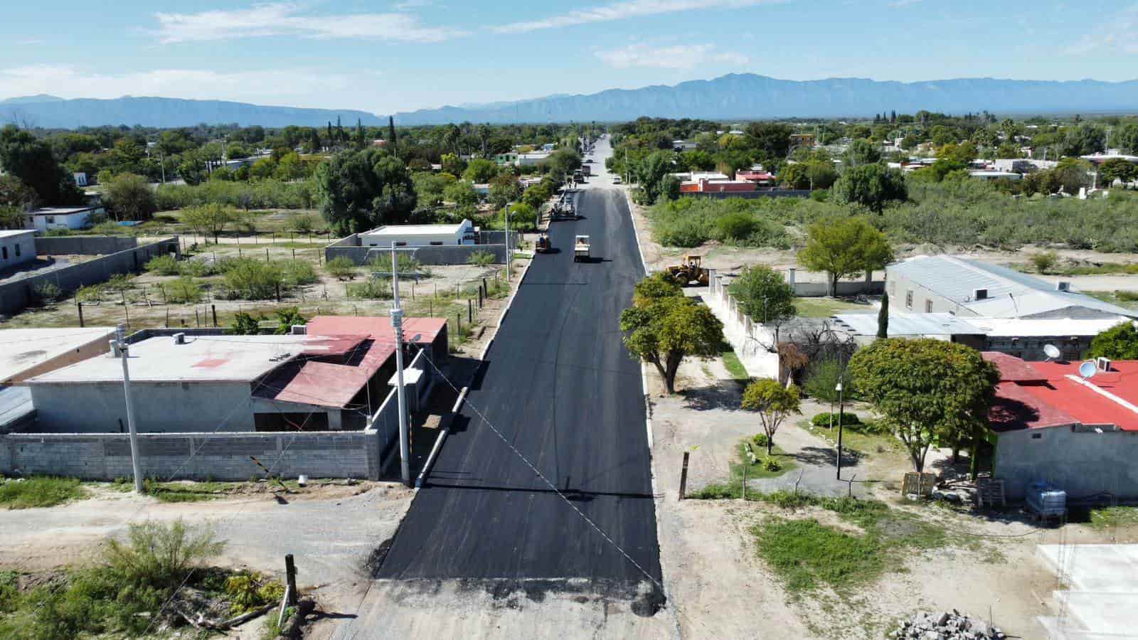 Acaban pavimento en Pueblo Nuevo