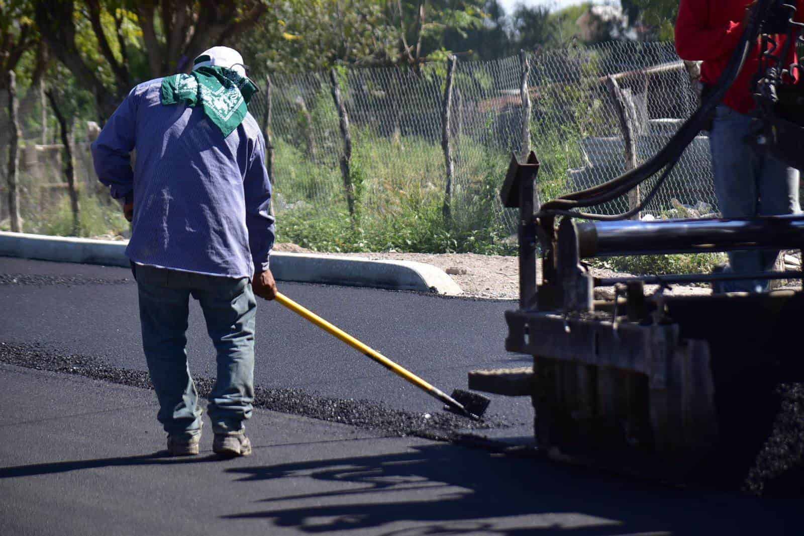 Acaban pavimento en Pueblo Nuevo