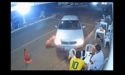 Furiosa mujer atropella a su novio después de una pelea