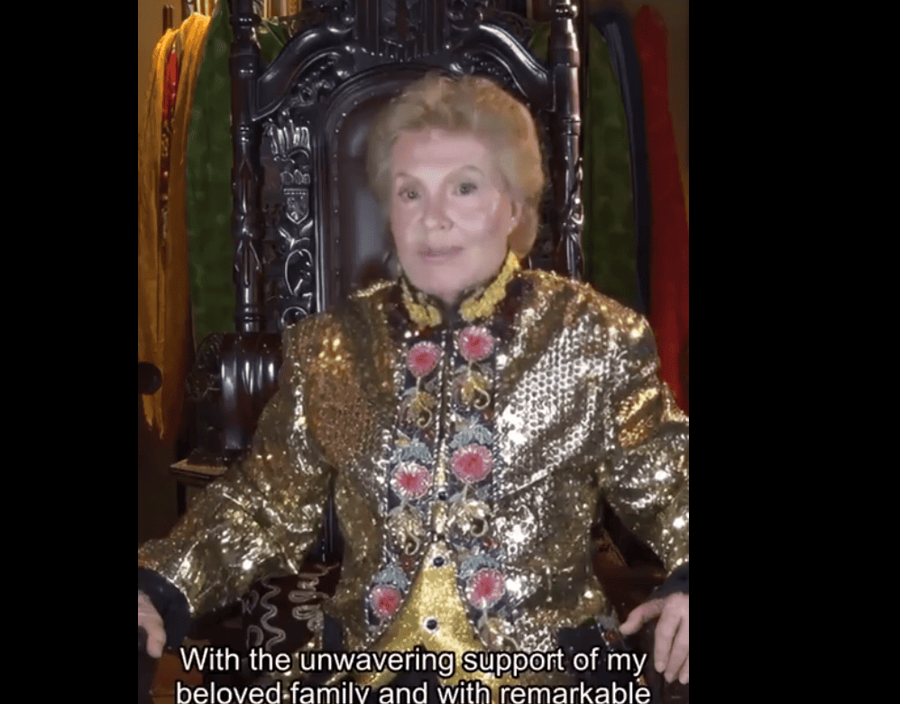Reaparece Walter Mercado tras 4 años de su fallecimiento