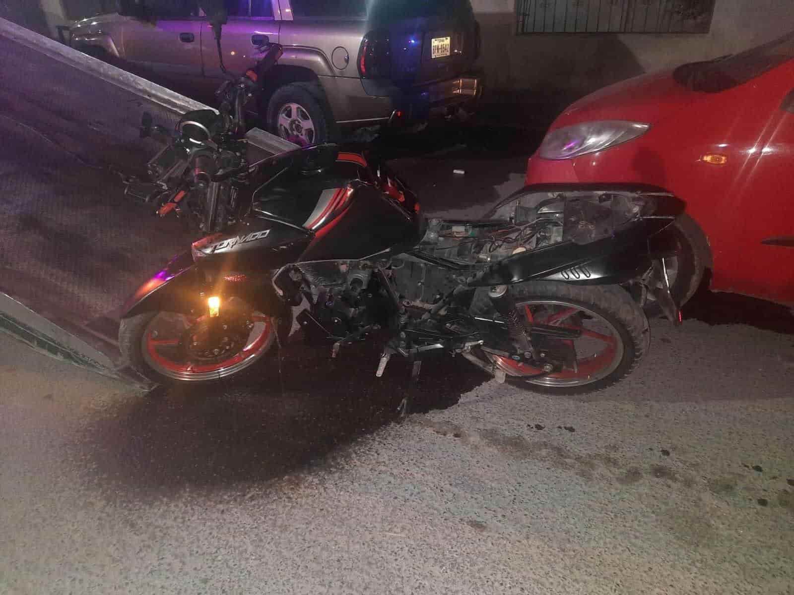 NO RESPETÓ EL ALTO y provoca CHOQUE de motociclista
