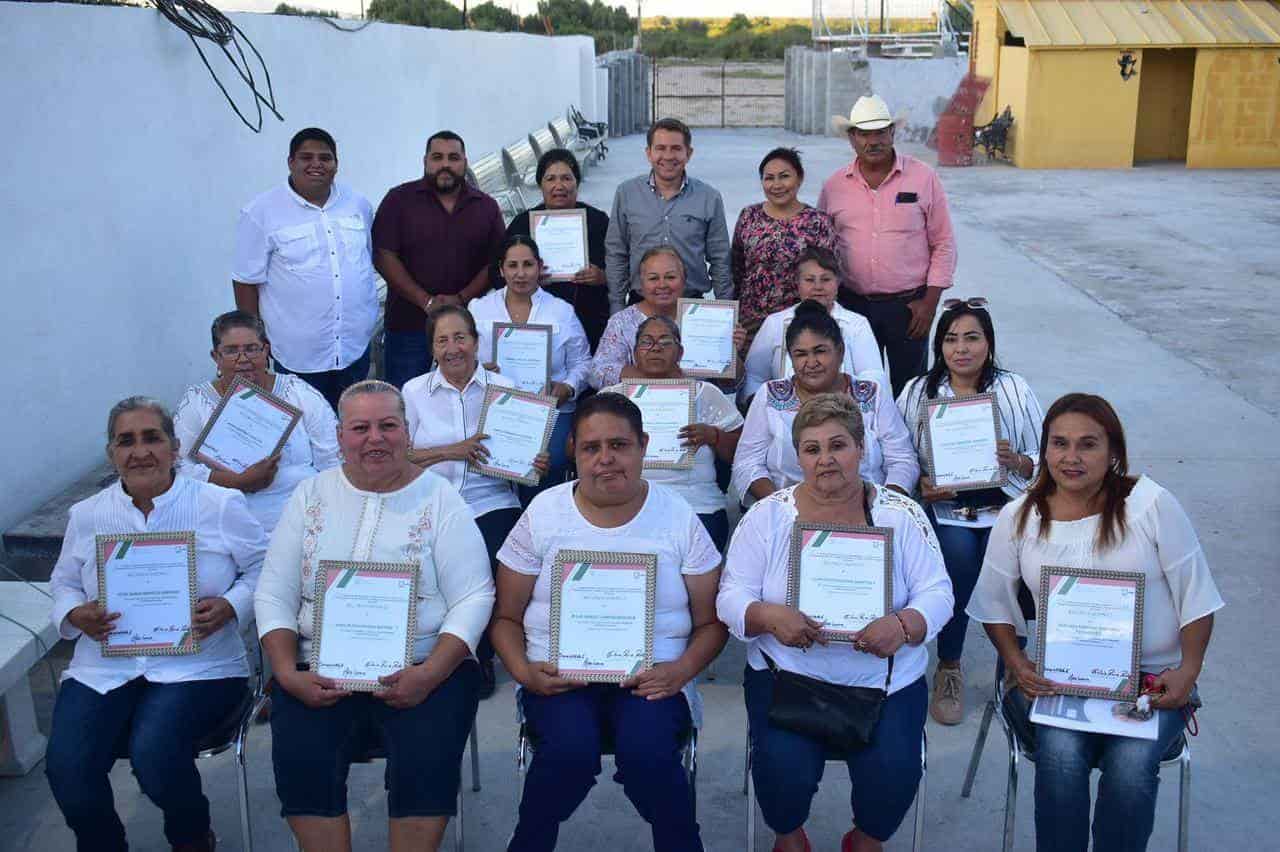 Terminan ejidatarias curso de Gastronomía