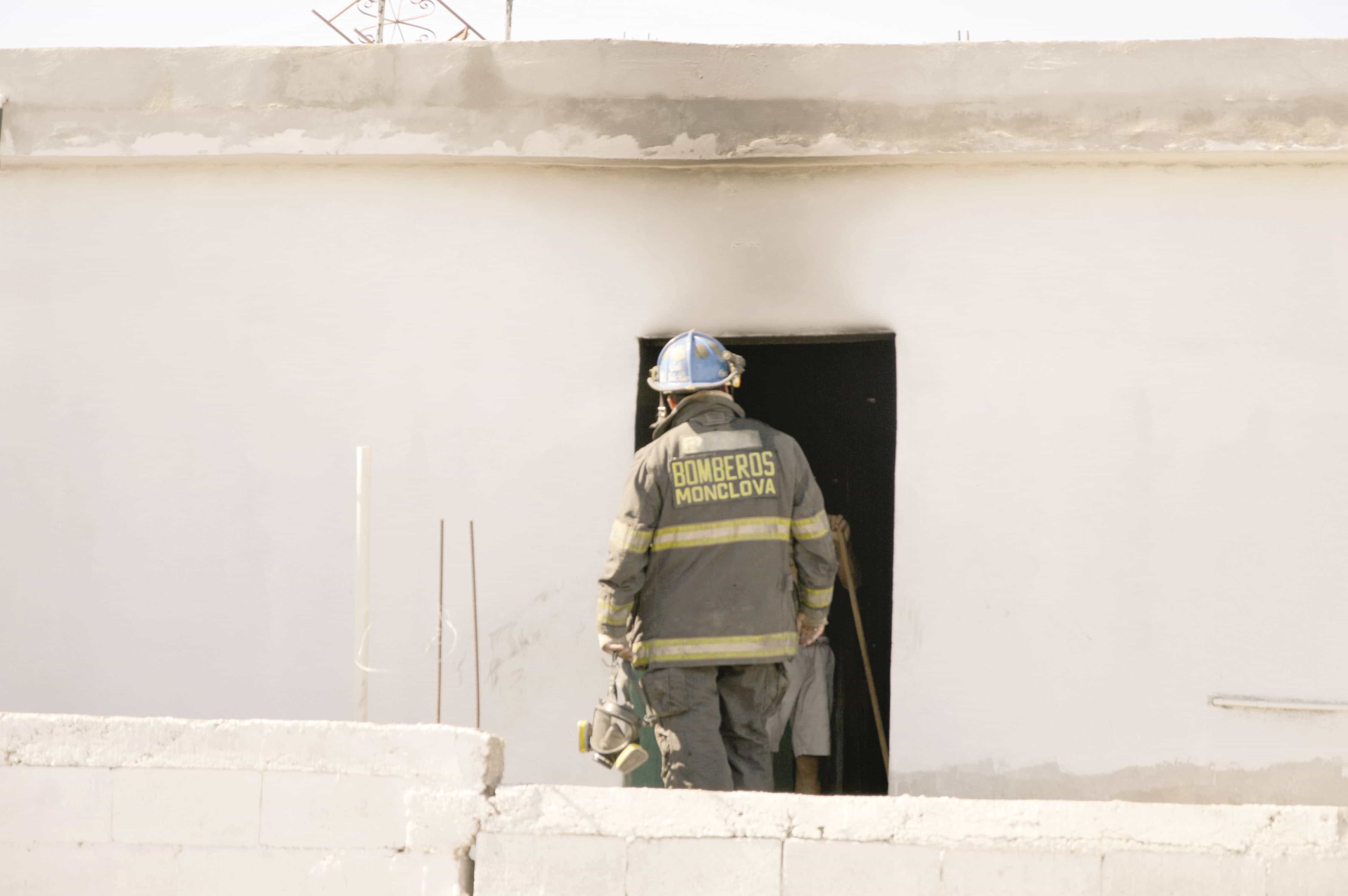 Se incendia casa por corto en la Guerrero