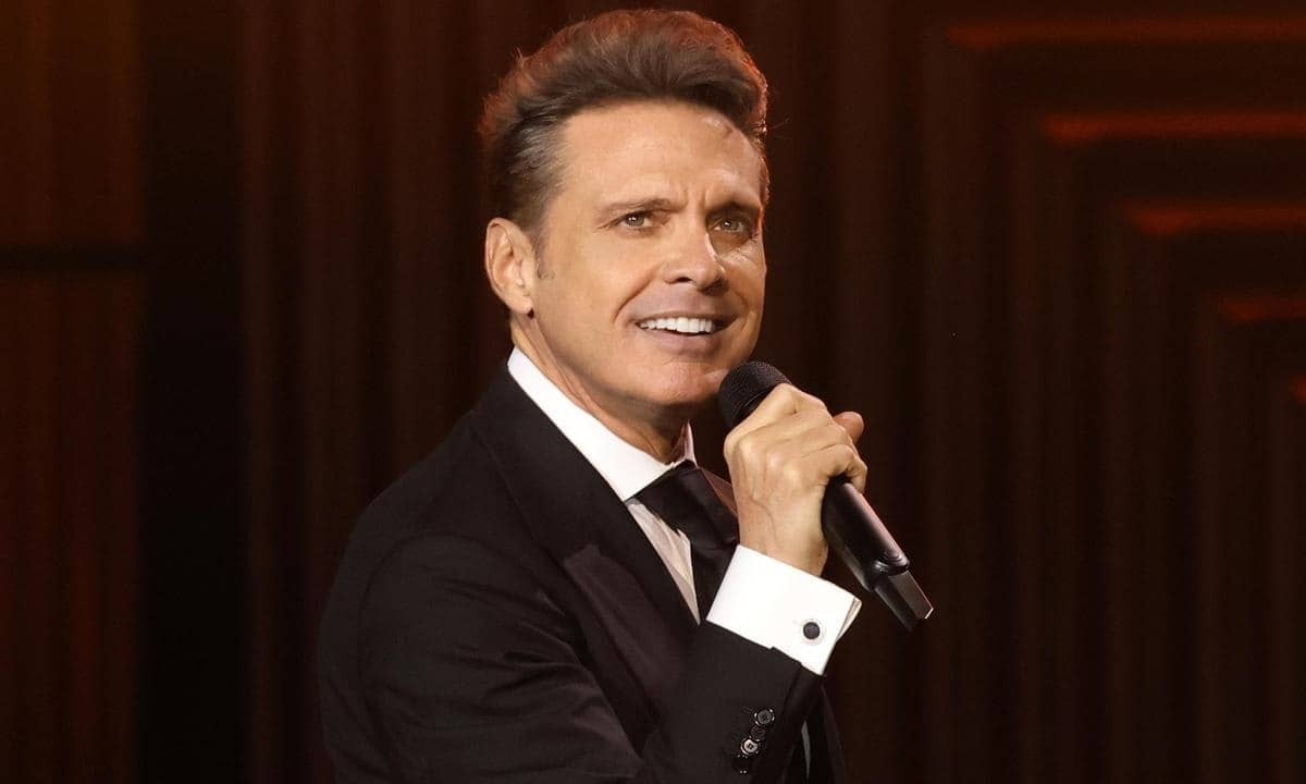 Luis Miguel dona 10 millones de pesos para los damnificados de Acapulco