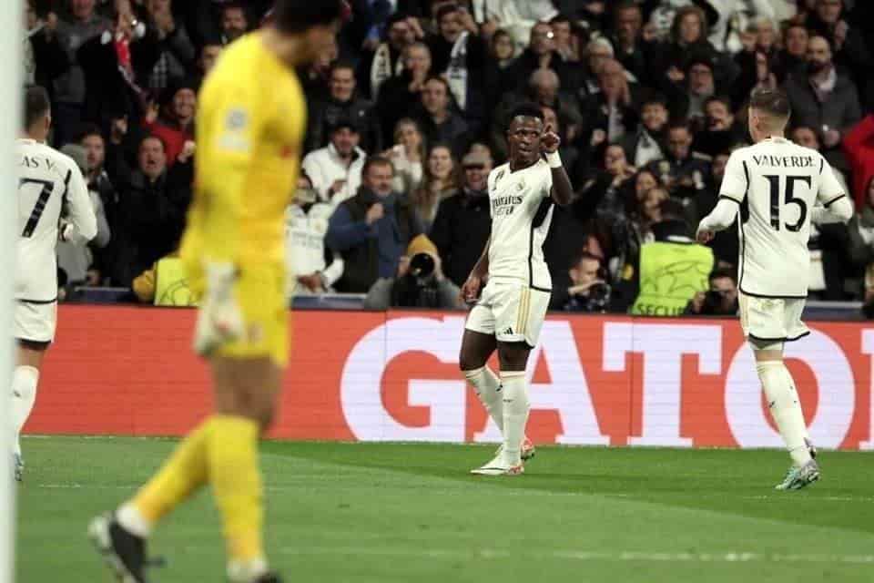 ¡Adentro!