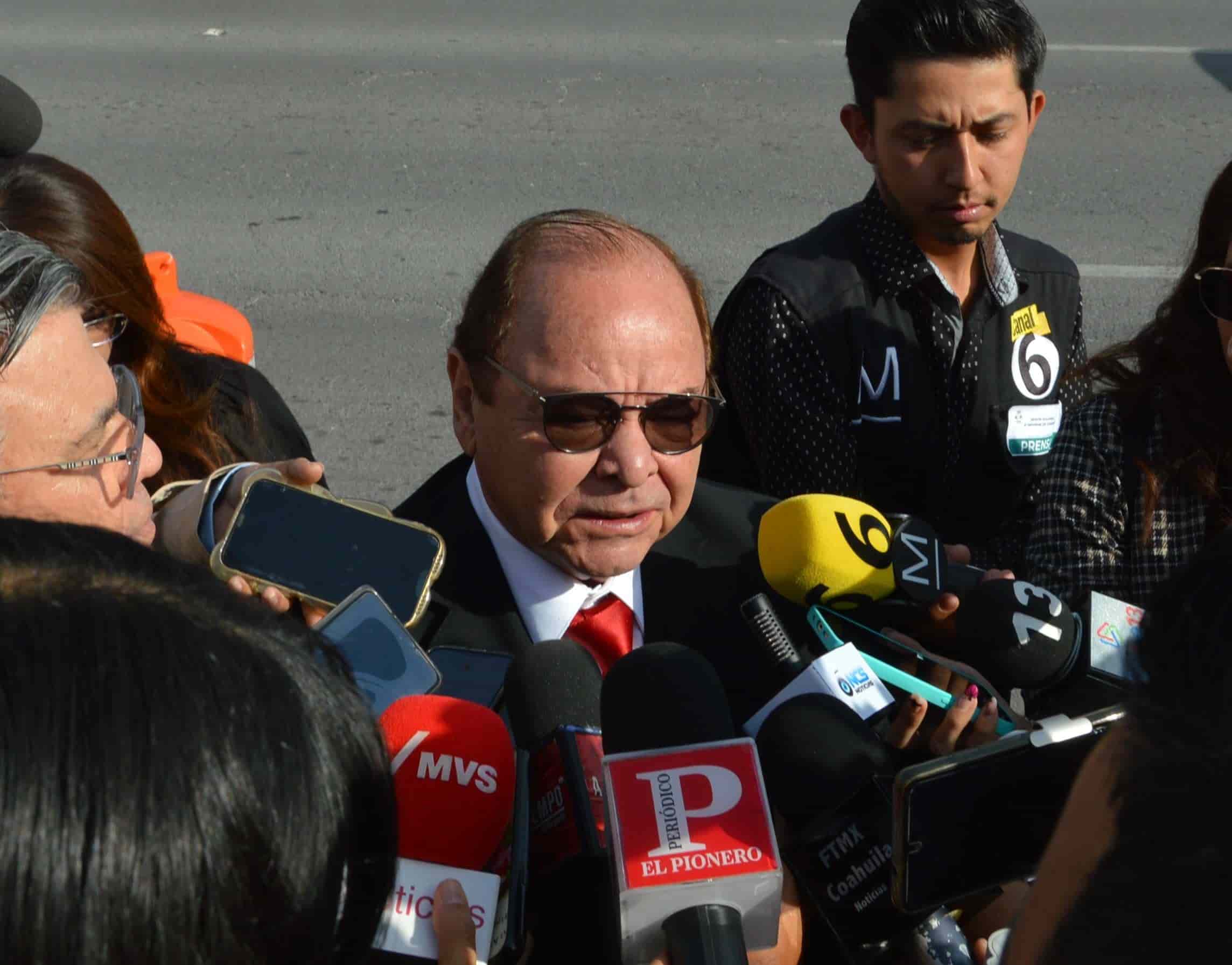 Secretario de Salud; Roberto Bernal.
