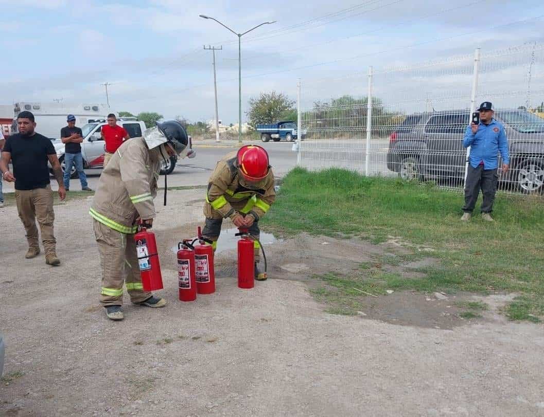 Solicitan bomberos para Nava 