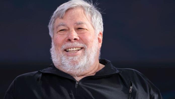 Hospitalizan a Steve Wozniak, cofundador de Apple, en la CDMX