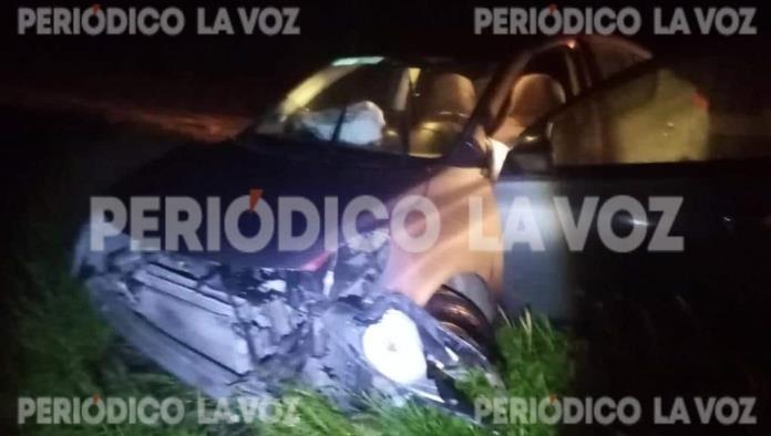 Vuelca monclovense en la carretera federal 57