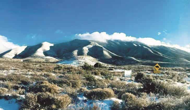 Con el ingreso del pasado Frente Frío No. 8 se registró la primera nevada en la sierra Maderas del Carmen que colinda con Acuña, Coahuila.