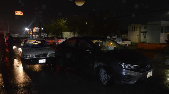 Hace ‘chuza’ por no frenar en bordo Hace ‘chuza’ por no frenar en bordo