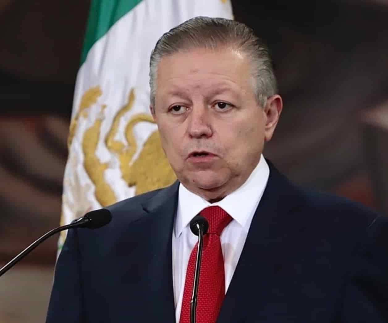 AMLO propone a 3 mujeres para tomar el lugar de Arturo Zaldívar
