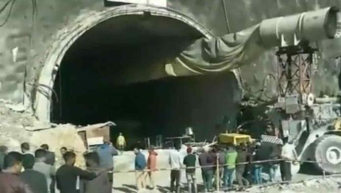 40 obreros queden atrapados dentro de un túnel de la India