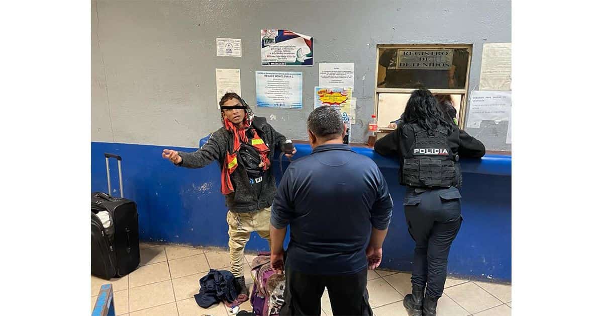 Capturan a rata drogada al saquear casa en Los Pinos