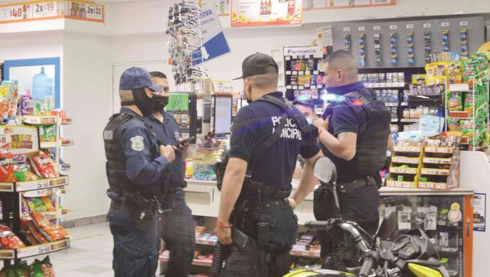 Asalta tienda en Las Flores armado con filoso cuchillo