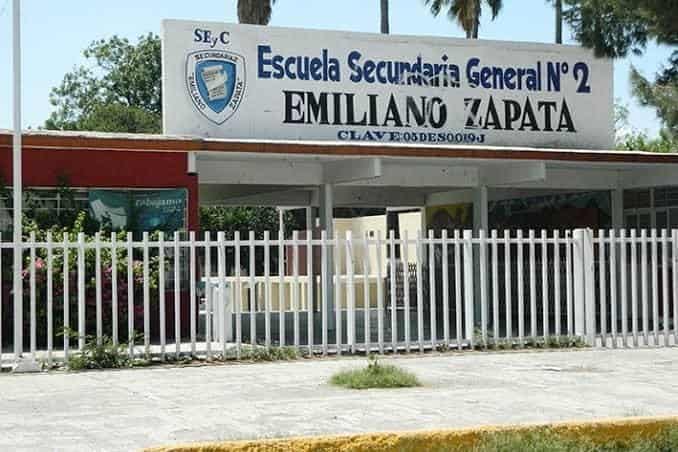Golpean a estudiante dentro de secundaria
