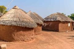 Azotan a líder de un aldea en Ghana por malversado fondos