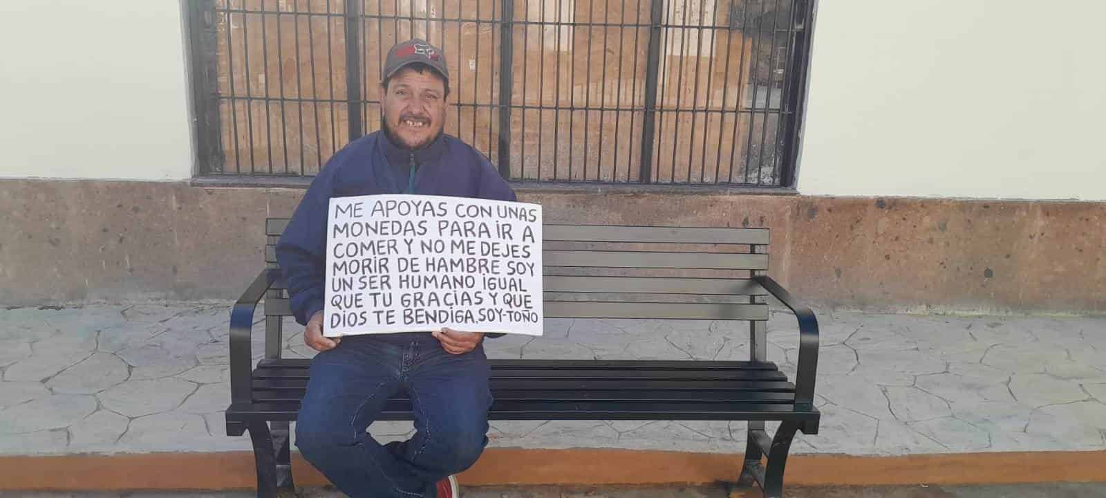 Conoce la HISTORIA de Toño, quien ha sido pedigüeño toda su vida