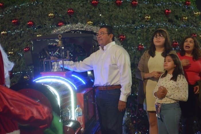 Invita Frontera al Desfile Navideño