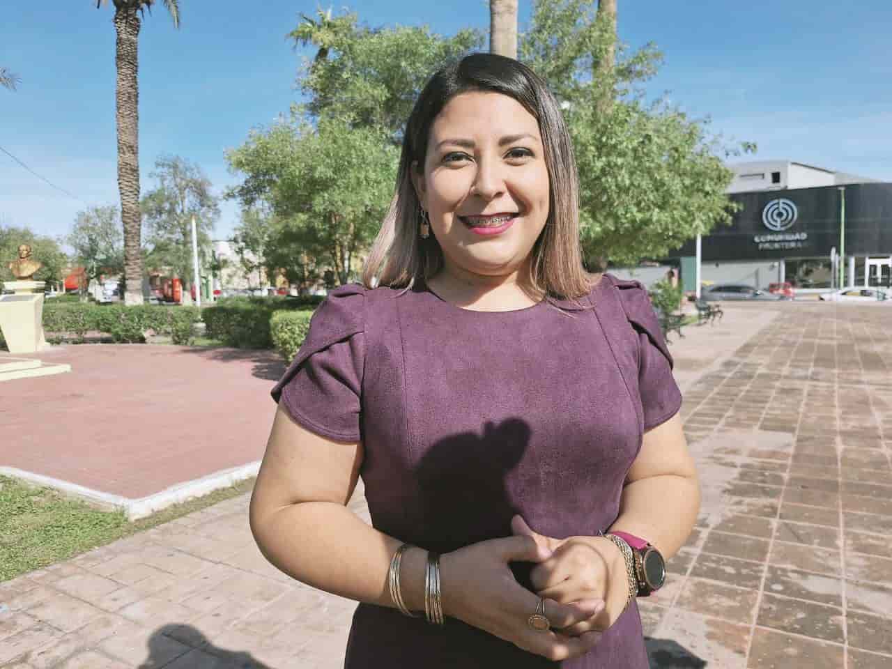 Alma García; regidora de Educación.
